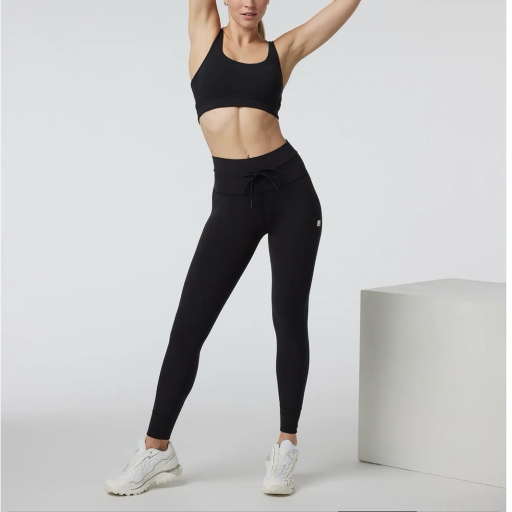 New with tags - Vuori Daily performance joggers women’s size S